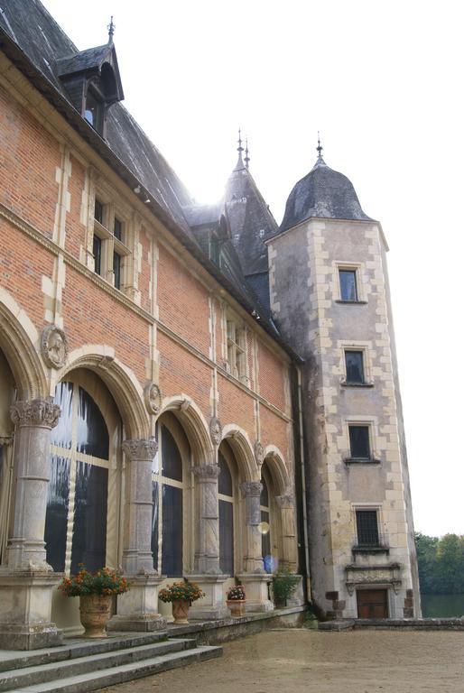 内尔河畔欧比尼 Chateau De La Verrerie酒店 外观 照片