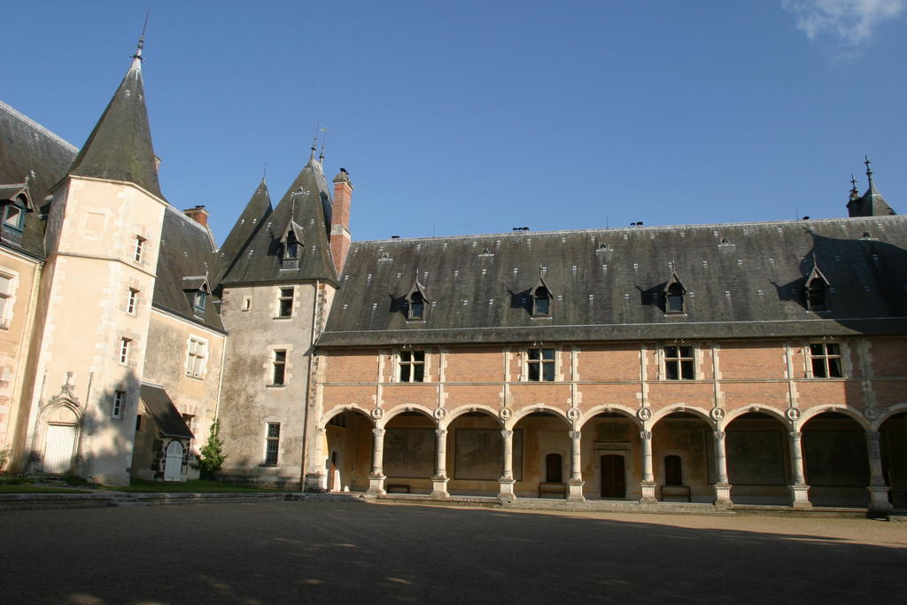 内尔河畔欧比尼 Chateau De La Verrerie酒店 外观 照片